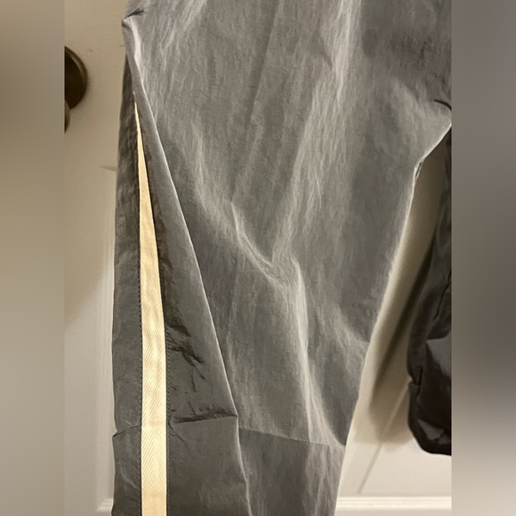 Nike Men's size Medium Grey & White Track Pants - Picture 5 of 8